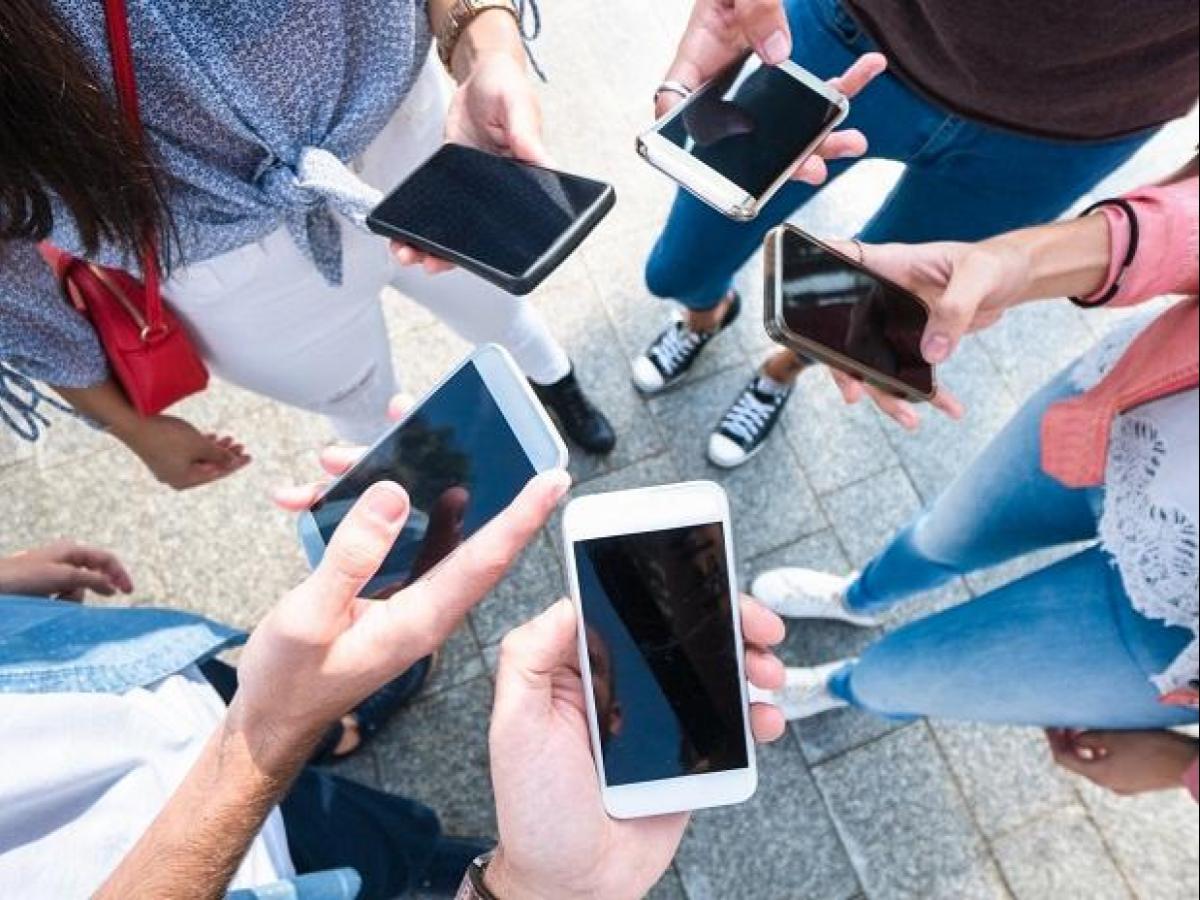 EXPORT OF MOBILE PHONES FROM INDIA: OVER 100% GROWTH IN FY20